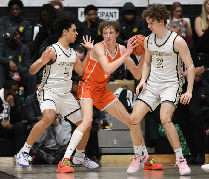 Beaverton Southridge 6A Oregon boys basketball quarterfinal 2024 Taylor Balkom 18